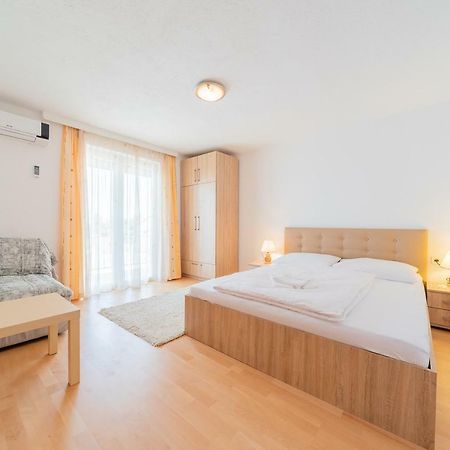 Apartmenthaus Hana 카를로바크 외부 사진