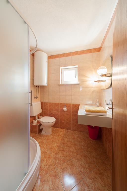 Apartmenthaus Hana 카를로바크 외부 사진