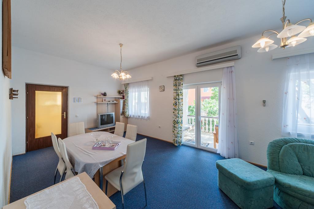 Apartmenthaus Hana 카를로바크 외부 사진