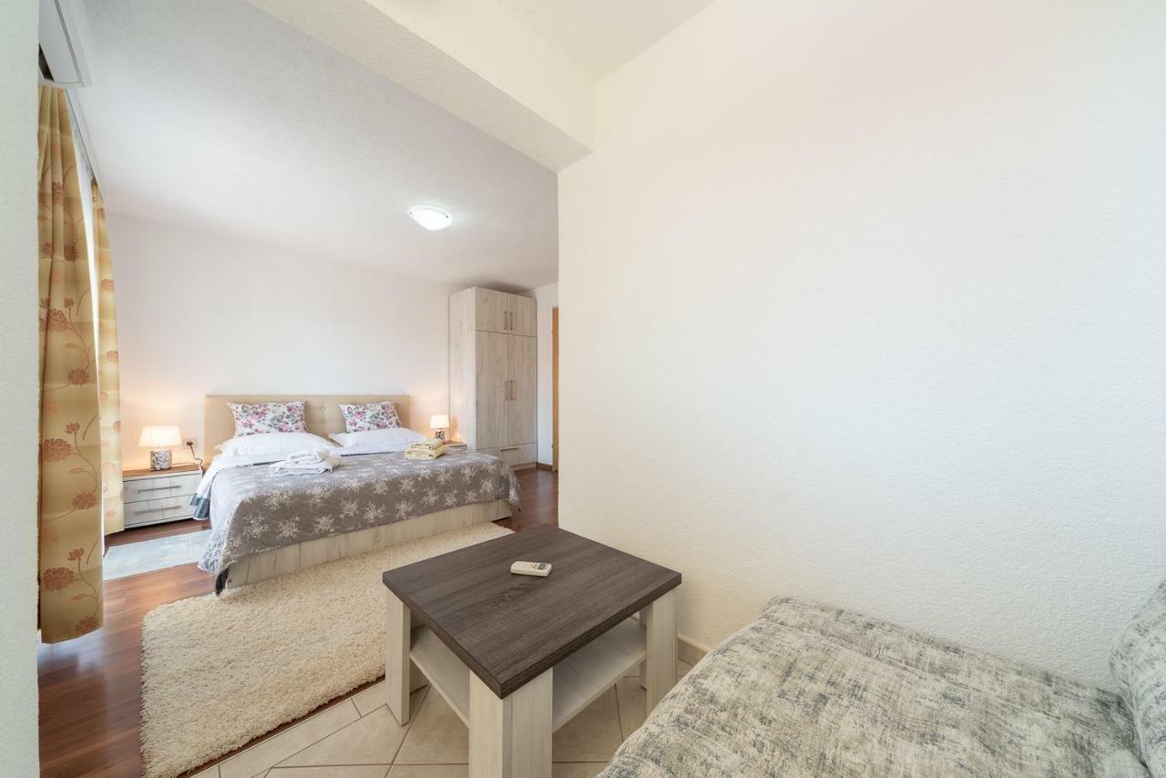 Apartmenthaus Hana 카를로바크 외부 사진