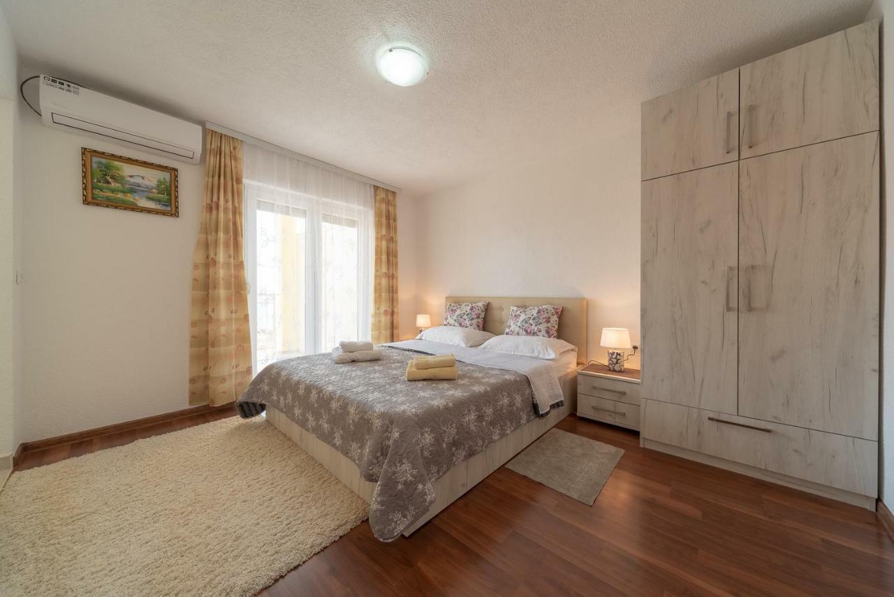Apartmenthaus Hana 카를로바크 외부 사진